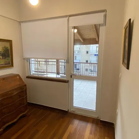 Center Vintage Maisonete Apartment