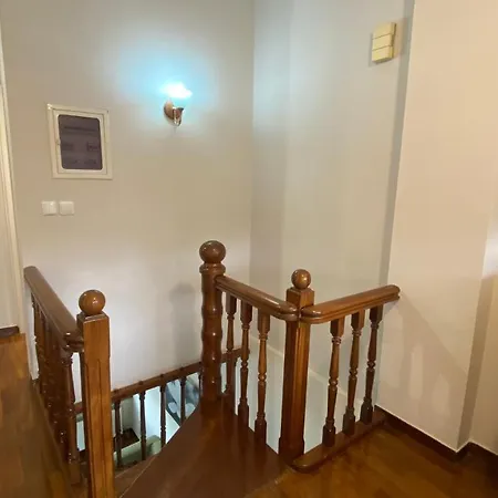 Center Vintage Maisonete Apartment